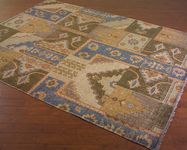 John Richard 2.9'H X 9'W Hand Woven Flower/Medallion Rug